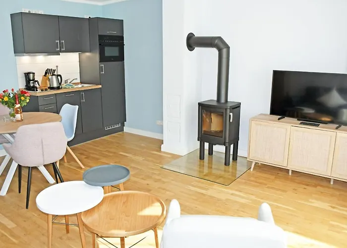 Schoene Mit Kamin Im Ostseebad Homestay Sellin (Rugen)