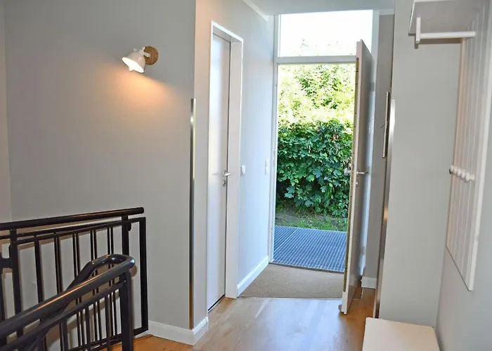 Schoene Mit Kamin Im Ostseebad Sellin (Rugen)