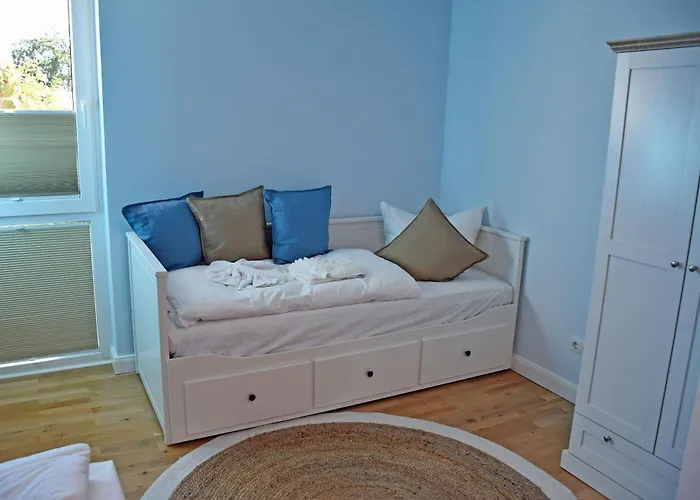 Schoene Mit Kamin Im Ostseebad Sellin (Rugen)