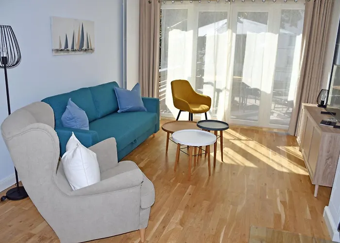 Schoene Mit Kamin Im Ostseebad Sellin (Rugen)